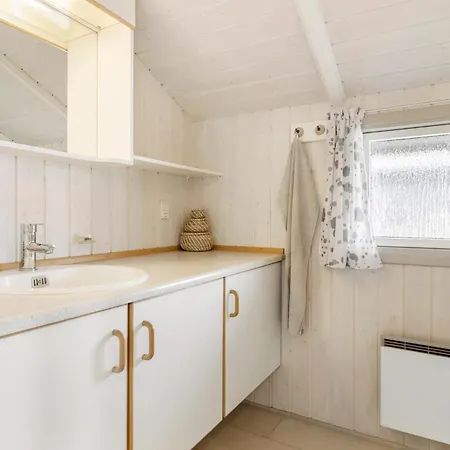 2 Bedroom Lovely In Vakantiehuis Otterup