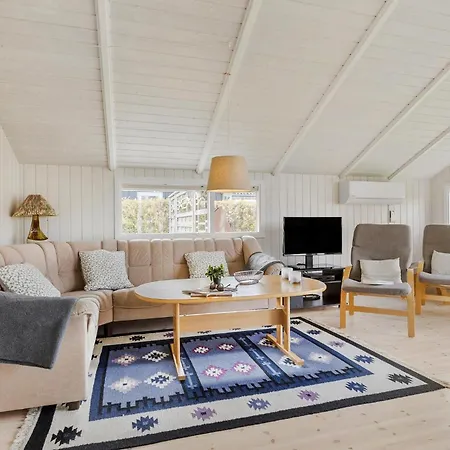 2 Bedroom Lovely In Vakantiehuis