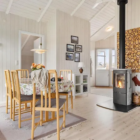 2 Bedroom Lovely In
