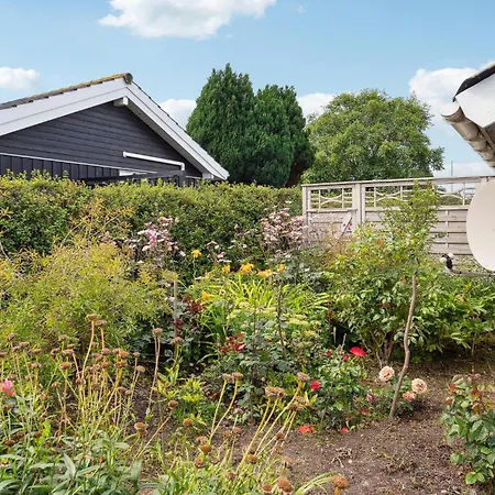 2 Bedroom Lovely In *